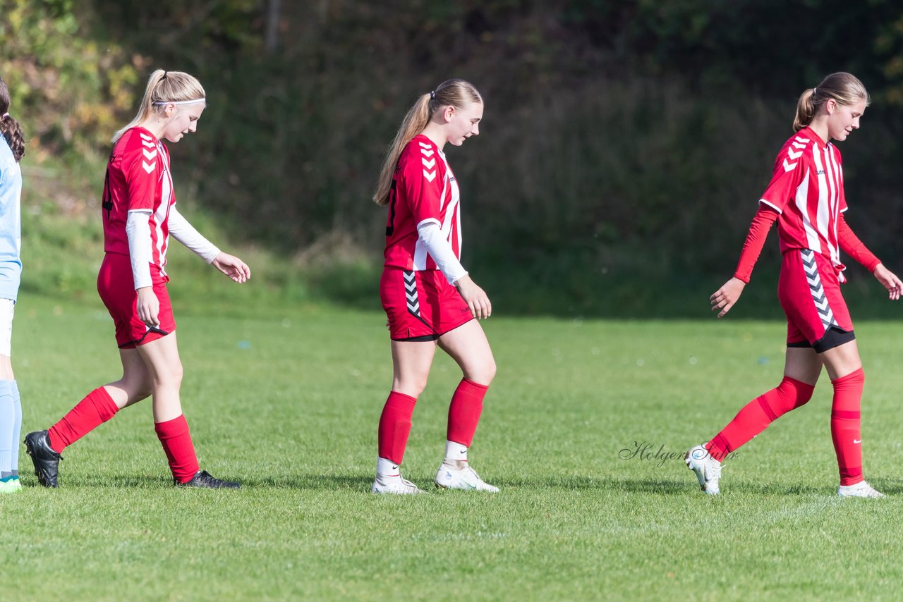 Bild 368 - wBJ TuS Tensfeld - SV Fortuna St. Juergen